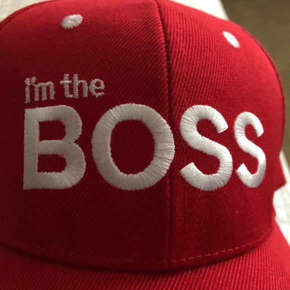 Mens women’s unisex baseball cap hat red reads I’M THE BOSS NEW - Picture 1 of 6